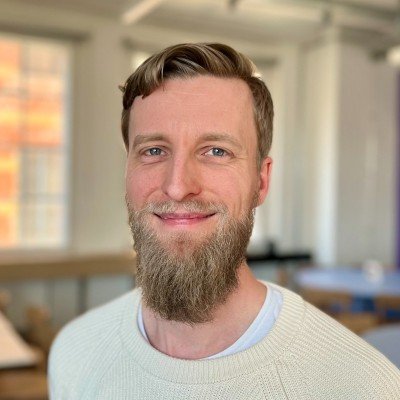 Oliver Engelbrecht Headshot