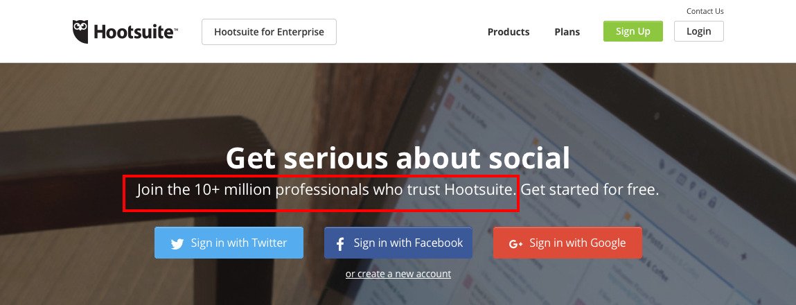screenshot of Hootsuite mentioning its number of users on homepage